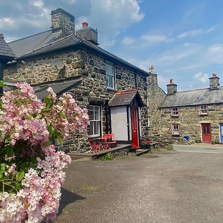Cottage In Heart Of Dolgellau With Parking ドルゲラウ エクステリア 写真