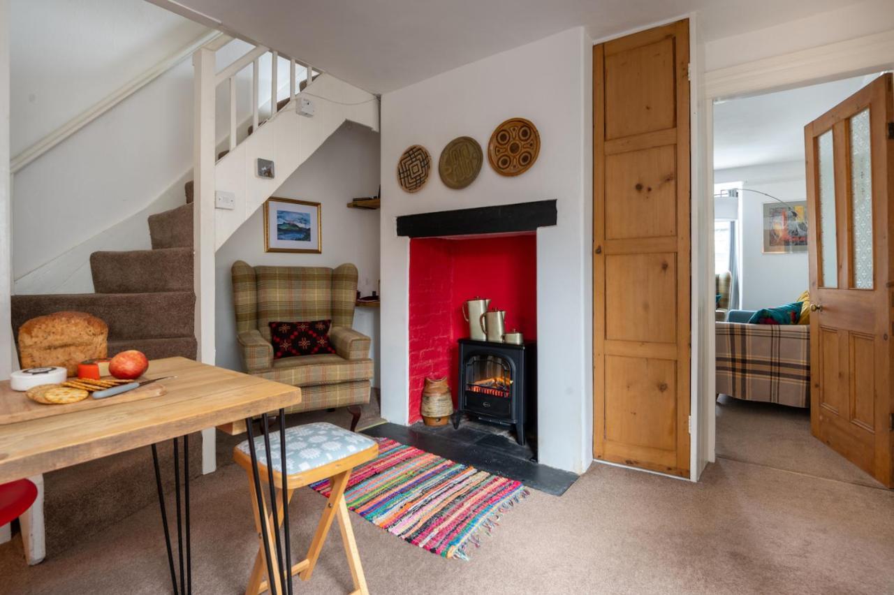 Cottage In Heart Of Dolgellau With Parking ドルゲラウ エクステリア 写真