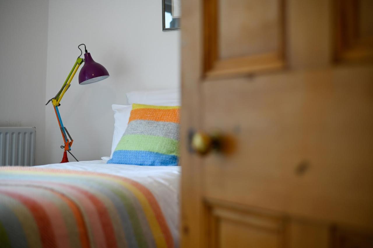 Cottage In Heart Of Dolgellau With Parking ドルゲラウ エクステリア 写真